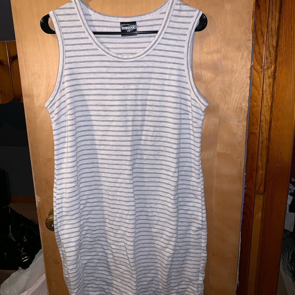 Cotton short sleeve sweater! Striped with pockets